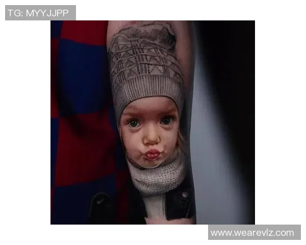 大腿纹身展现个性魅力足球明星男士的时尚选择与风格解析